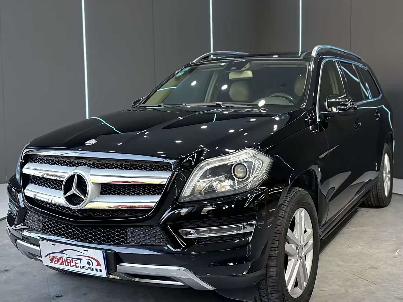 Mercedes-Benz GL Class 2014 car image 