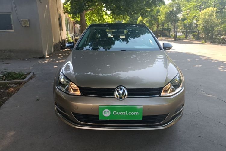 Volkswagen Golf 2017 car image #3