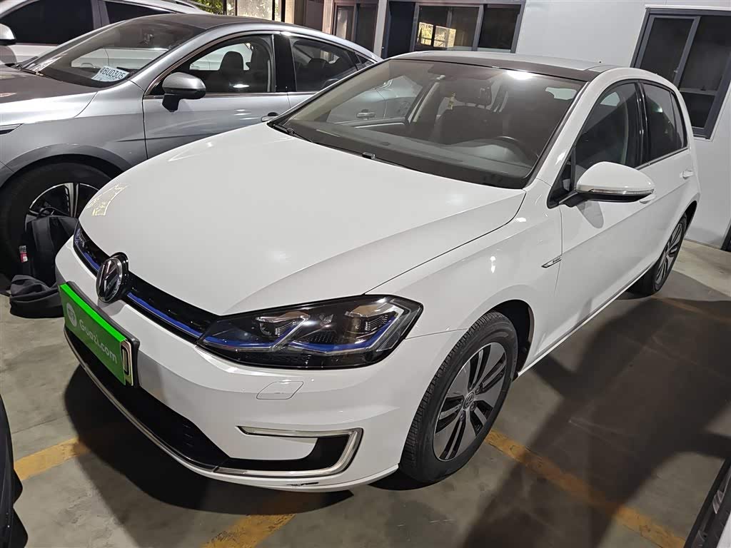 Volkswagen Golf Pure Electric 2020 Volkswagen Golf Pure Electric 2020 car image
