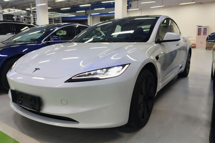 Tesla Model 3 2025 #2 Tesla Model 3 2025 car image #2