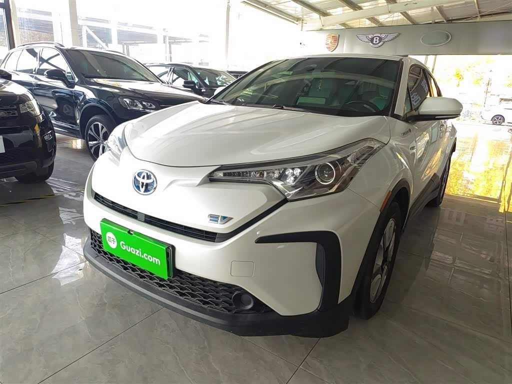 Toyota C-HR EV 2021 Toyota C-HR EV 2021 immagine di auto
