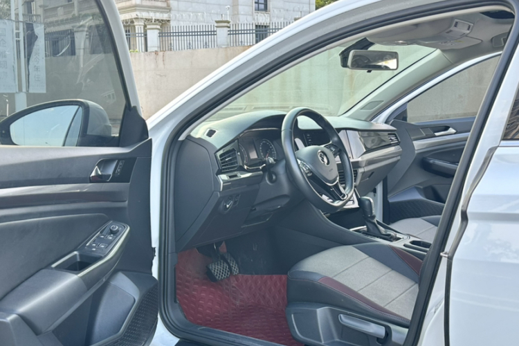 Volkswagen Bora 2022 car image #15