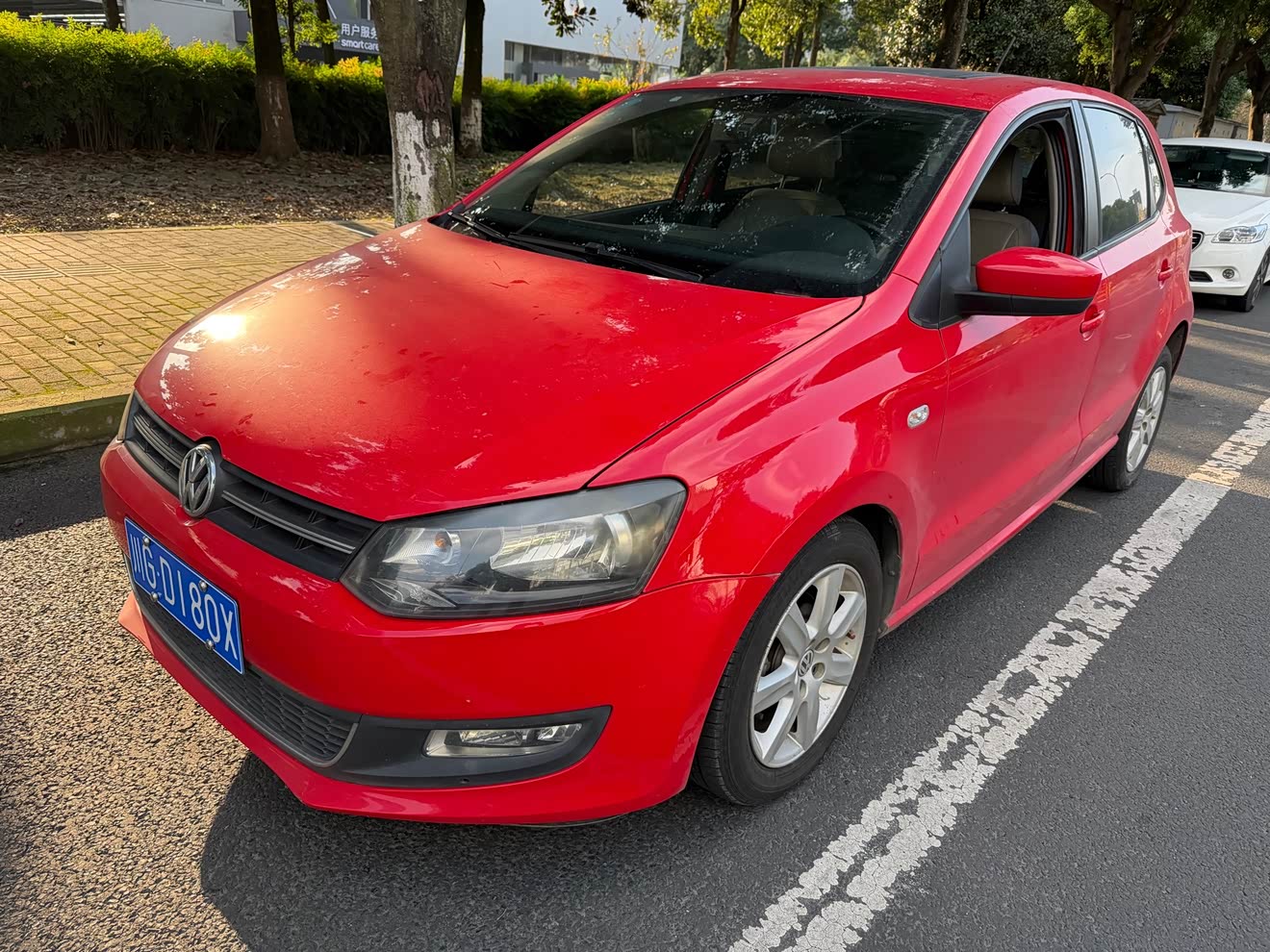 Volkswagen Polo 2011 car image 