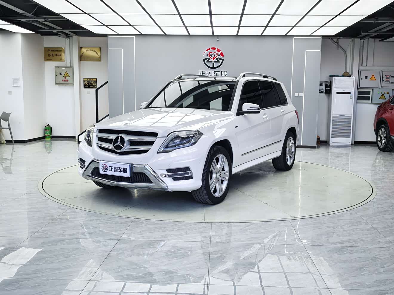 Mercedes-Benz GLK Class 2015 Mercedes-Benz GLK Class 2015 car image