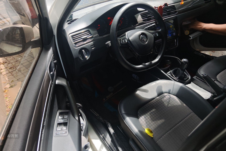 Volkswagen Santana 2017 car image #18