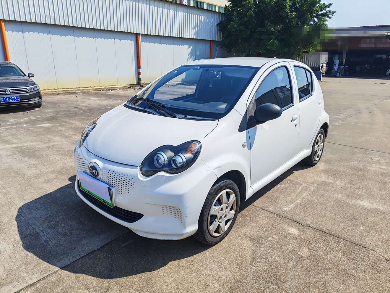 BYD e1 2019 car image 