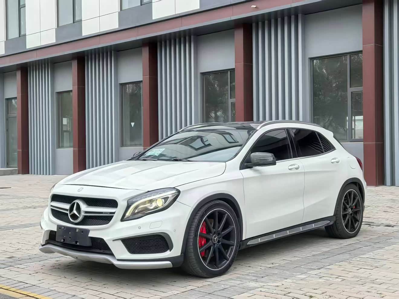 Mercedes-Benz GLA AMG 2015 Mercedes-Benz GLA AMG 2015 car image