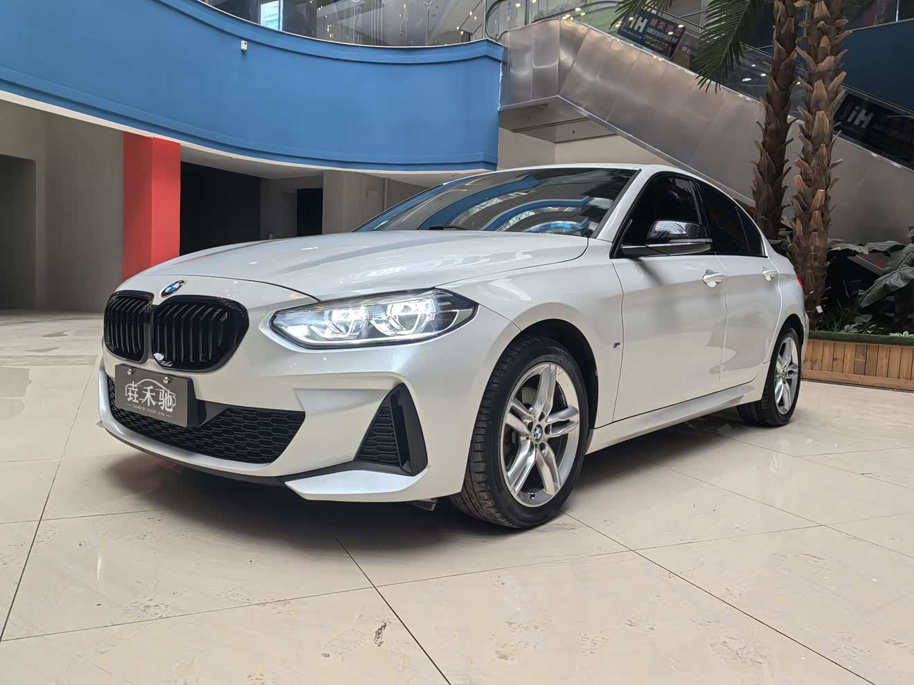 BMW 1 Series 2021 car image 
