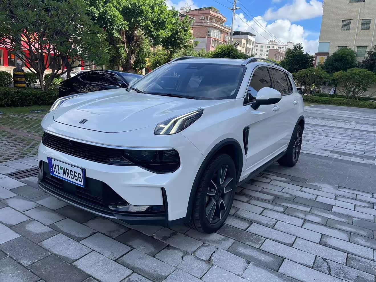 Lynk & Co 01 2023 image de voiture 