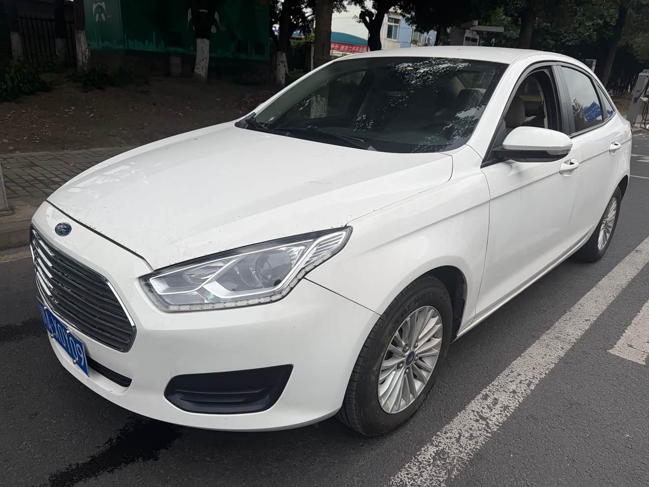 Ford Escort 2017 Ford Escort 2017 car image