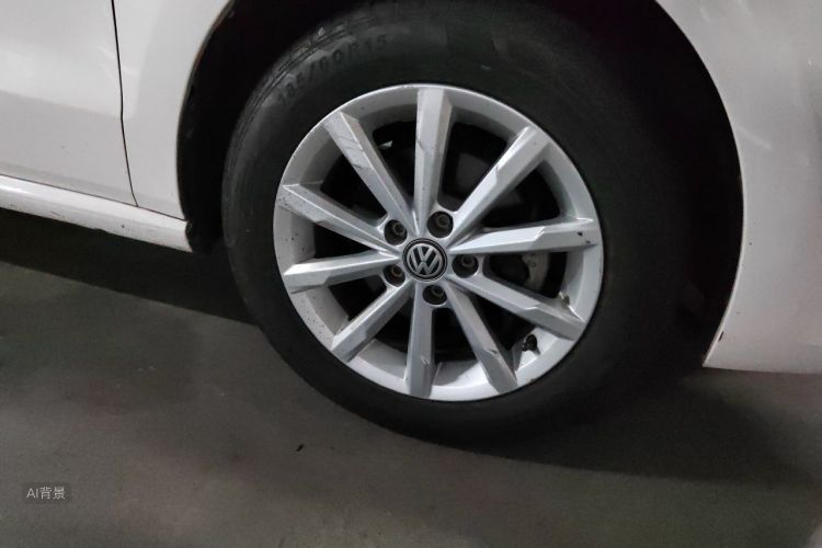 Volkswagen Polo 2017 car image #9