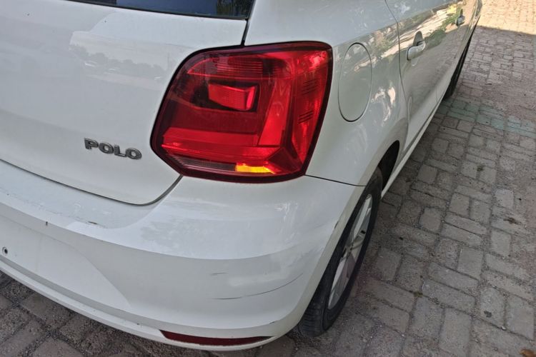 Volkswagen Polo 2016 car image #8