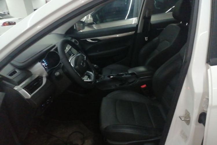 GEELY Emgrand 2019 #19 GEELY Emgrand 2019 car image #19