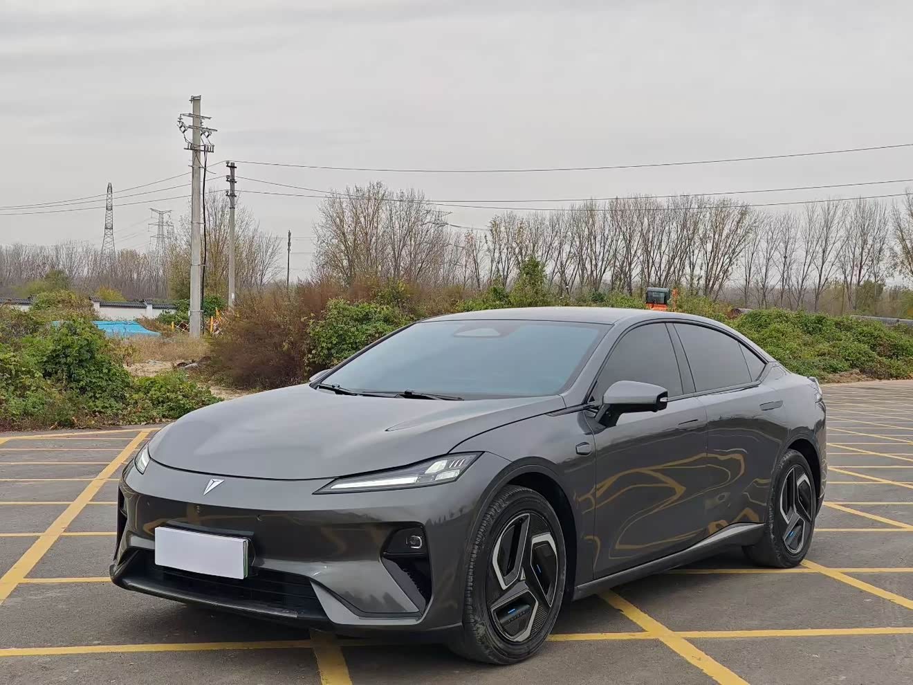 Deepal L07 2024 car image 