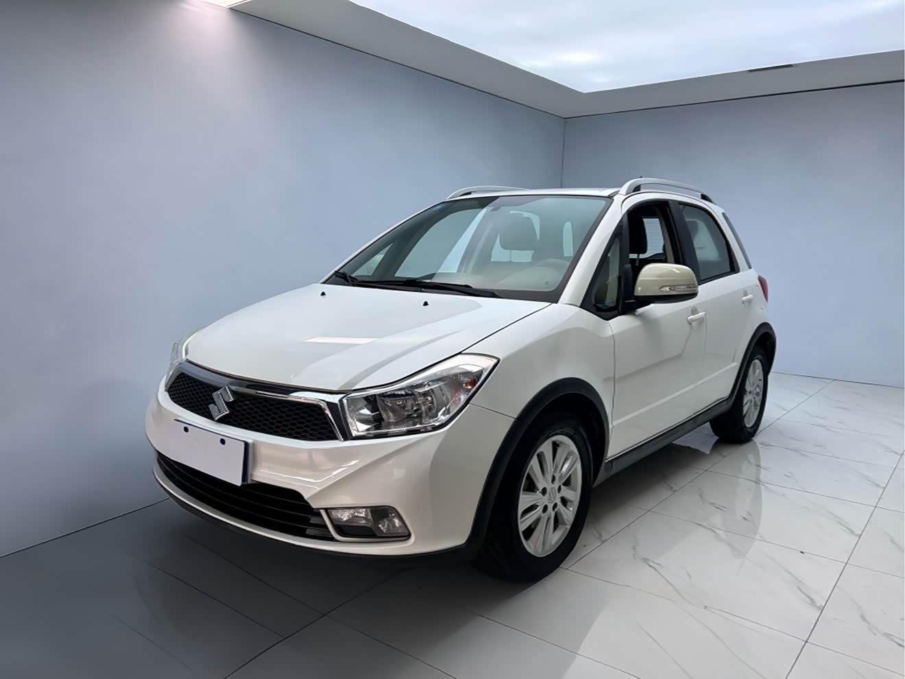 Suzuki SX4 2013 汽车图片 