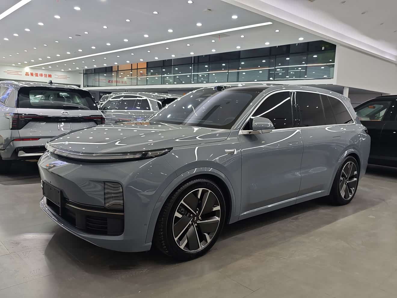 Li L8 2025 изображение автомобиля 