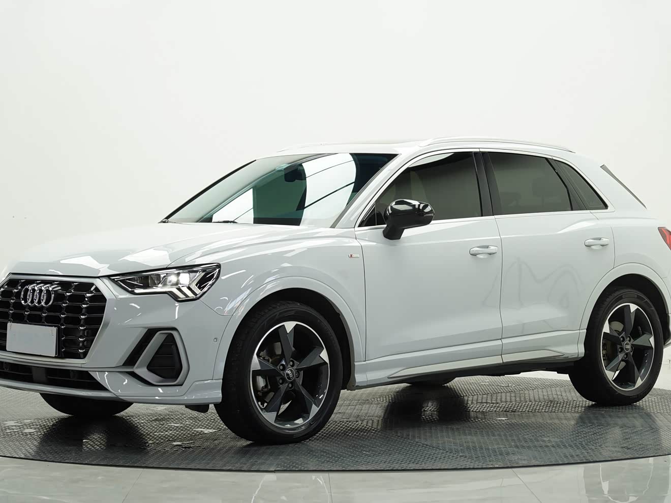 Audi Q3 2021 Audi Q3 2021 car image