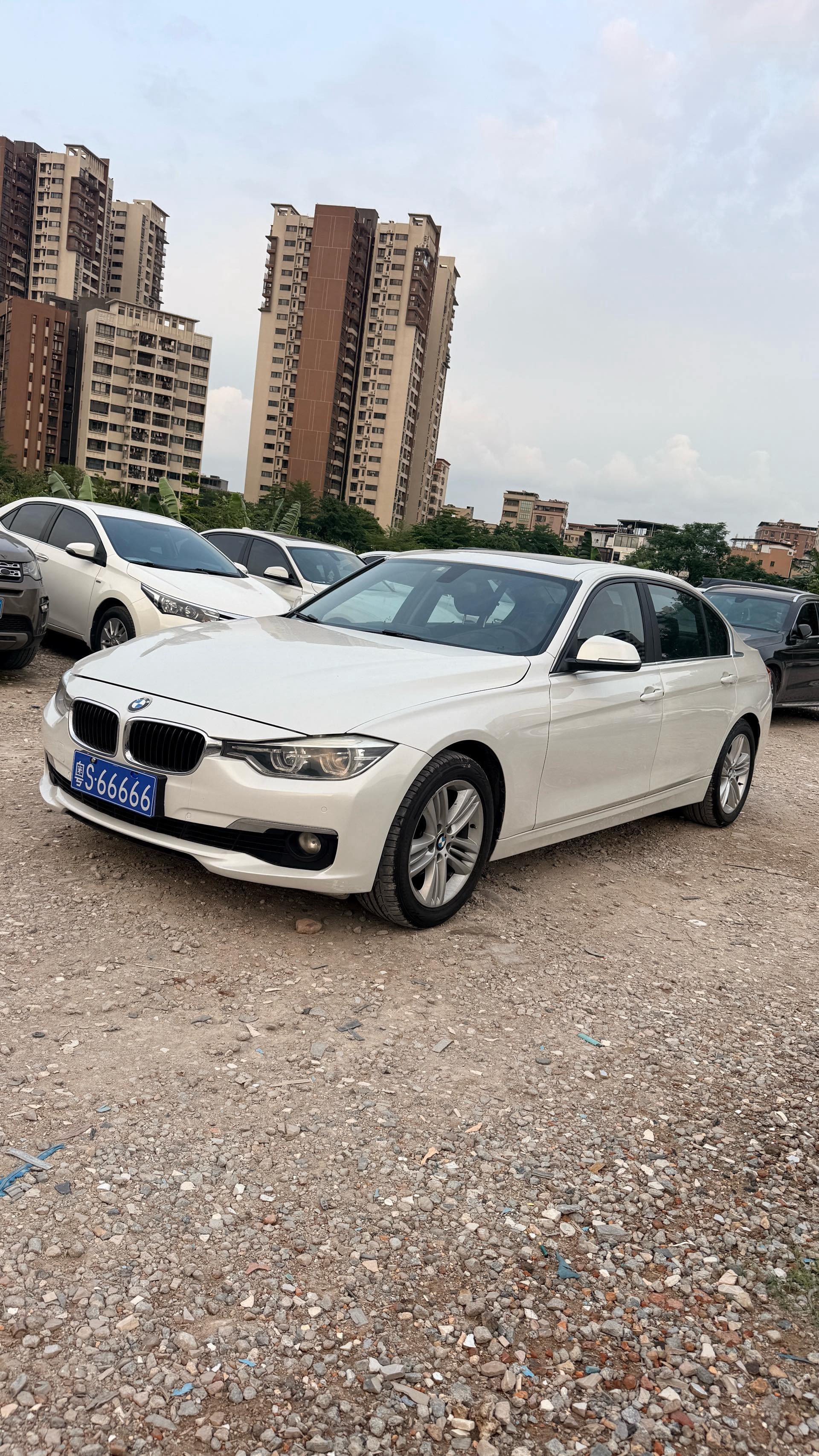 BMW 3 Series 2017 car image 