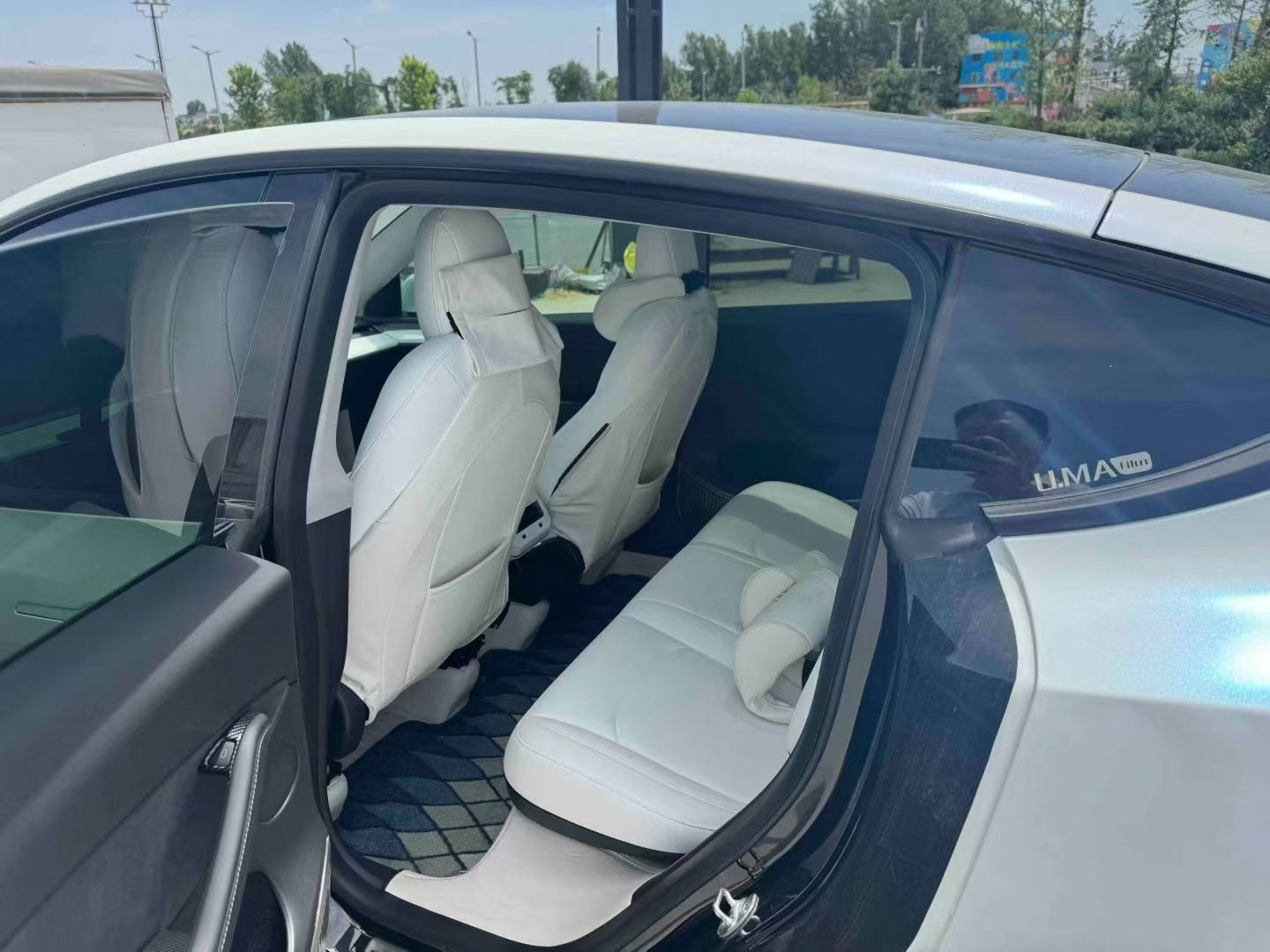 Tesla Model Y 2021 car image #3