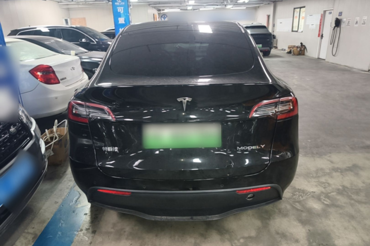 Tesla Model Y 2022 #4 Tesla Model Y 2022 car image #4