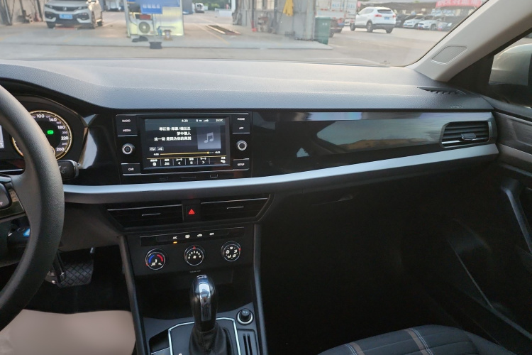 Volkswagen Lavida 2019 imagen de coche #16