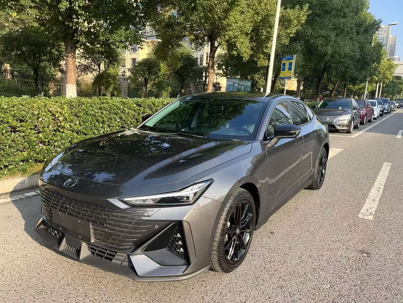 Changan UNI-V iDD 2022 car image 