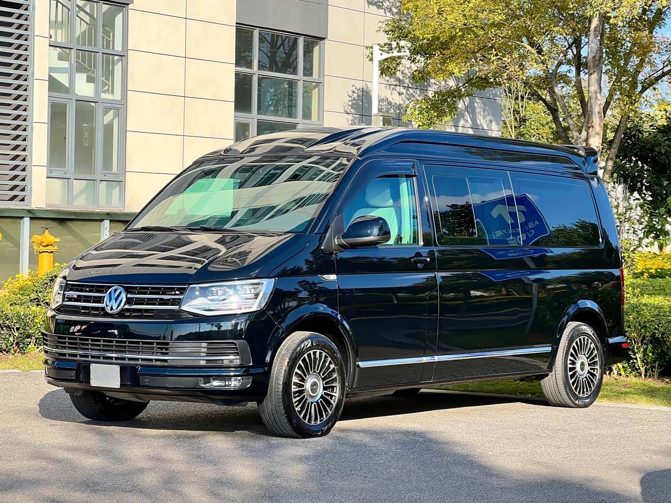 Volkswagen Caravelle 2018 Volkswagen Caravelle 2018 car image