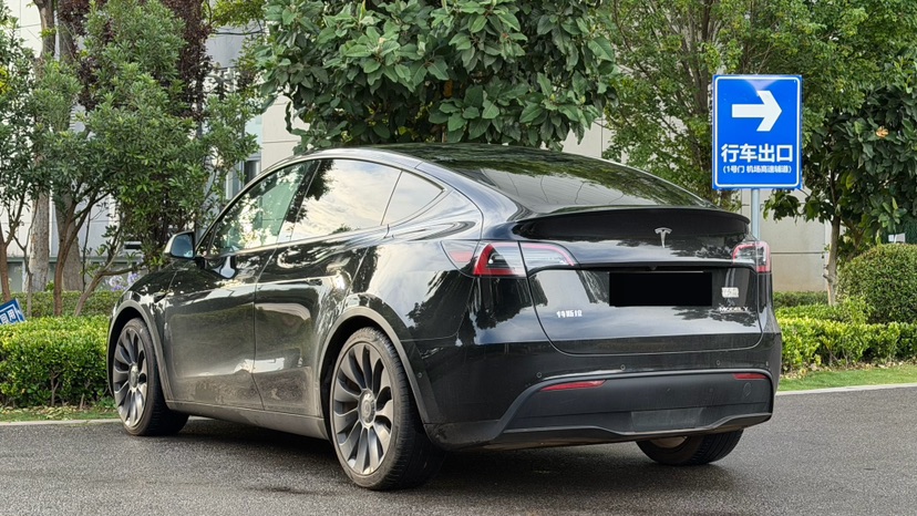 Tesla Model Y 2021 #15 Tesla Model Y 2021 car image #15