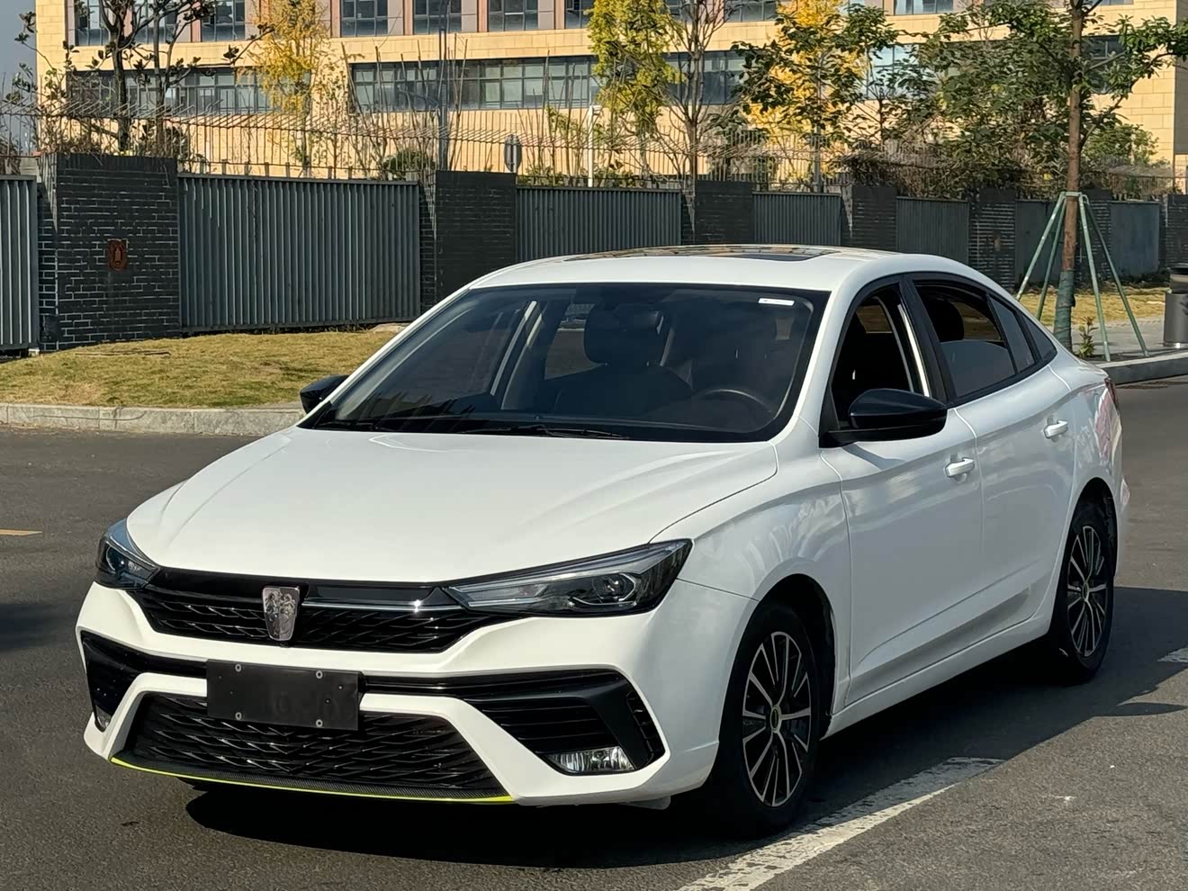 Roewe i5 2023 car image 