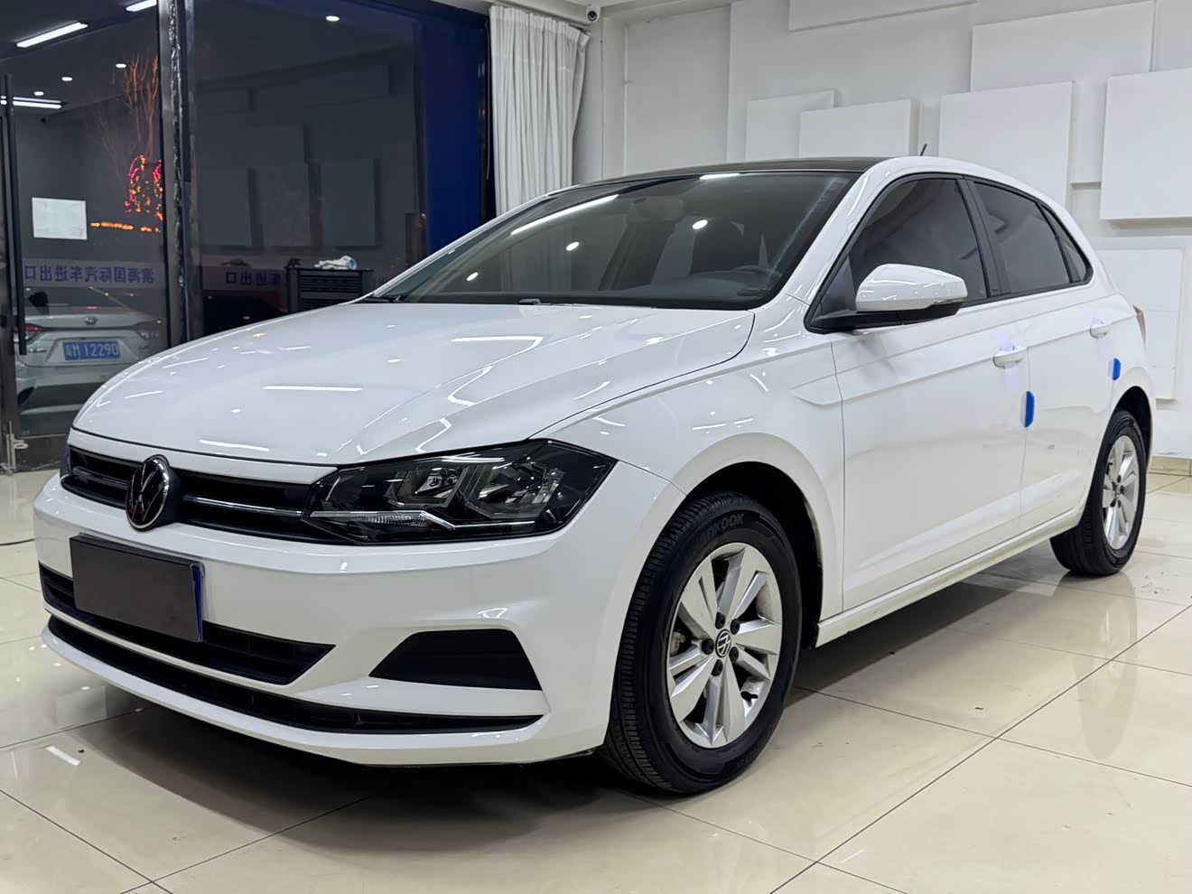Volkswagen Polo 2021 car image 