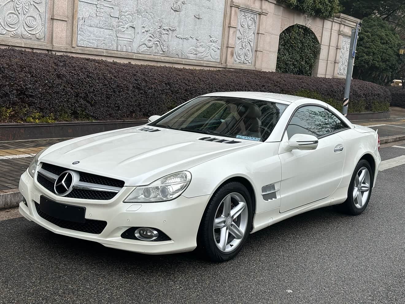 Mercedes-Benz SL Class 2011 car image 