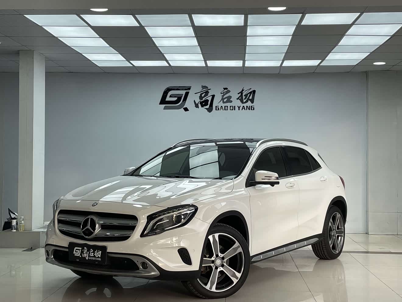 Mercedes-Benz GLA Class 2017 car image 