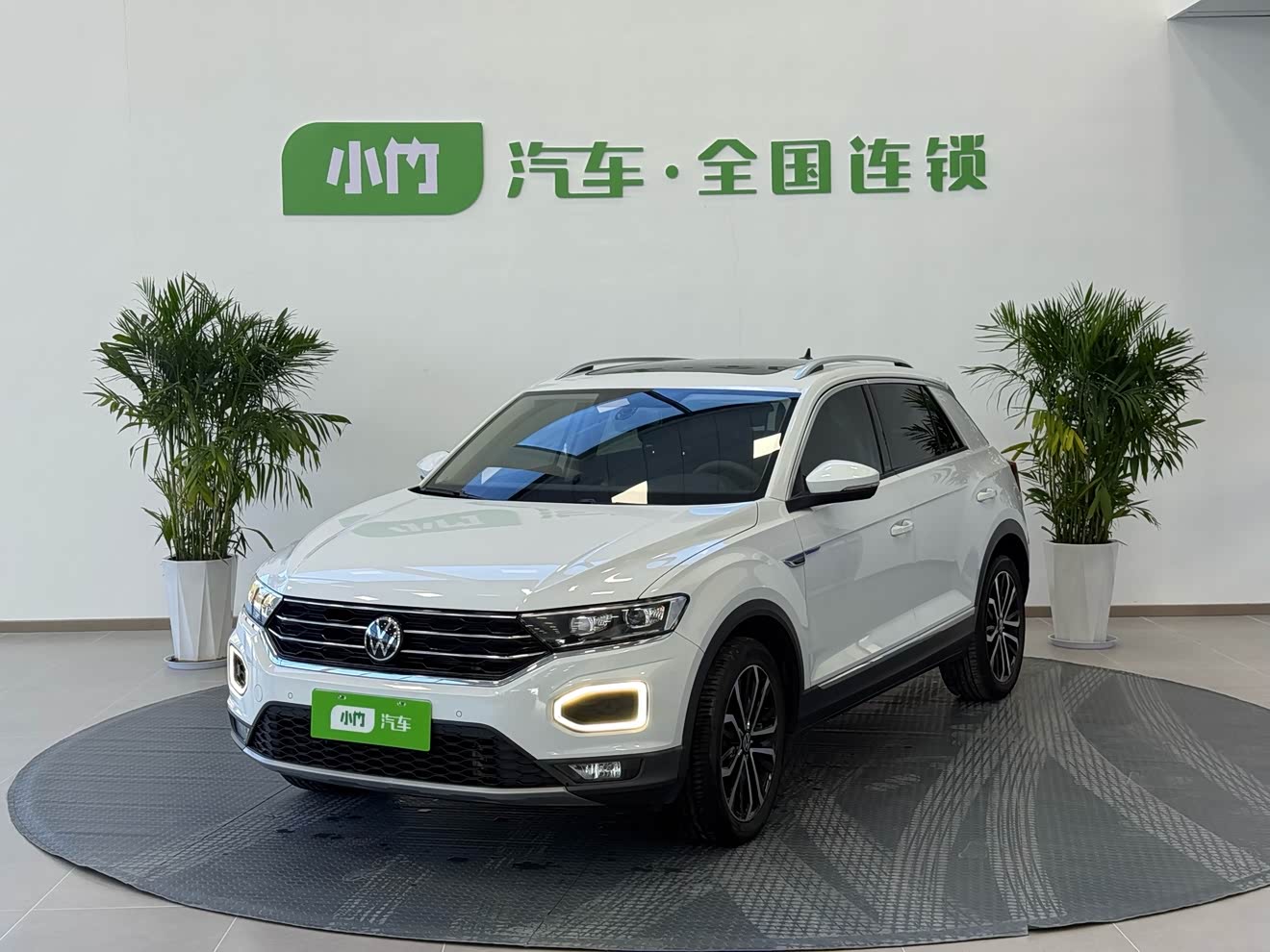 Volkswagen T-Roc 2021 Volkswagen T-Roc 2021 immagine di auto