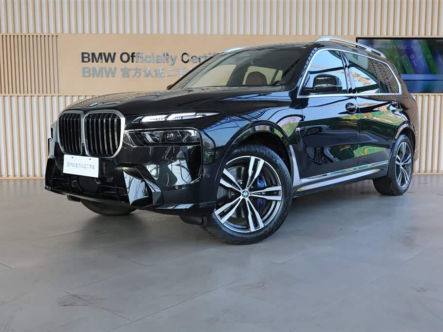 BMW X7 2025 car image 
