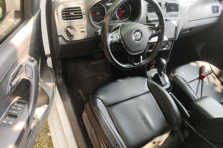 Volkswagen Polo 2018 car image #18