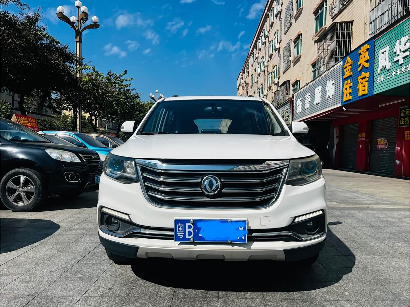 Forthing SX6 2018 Forthing SX6 2018 car image