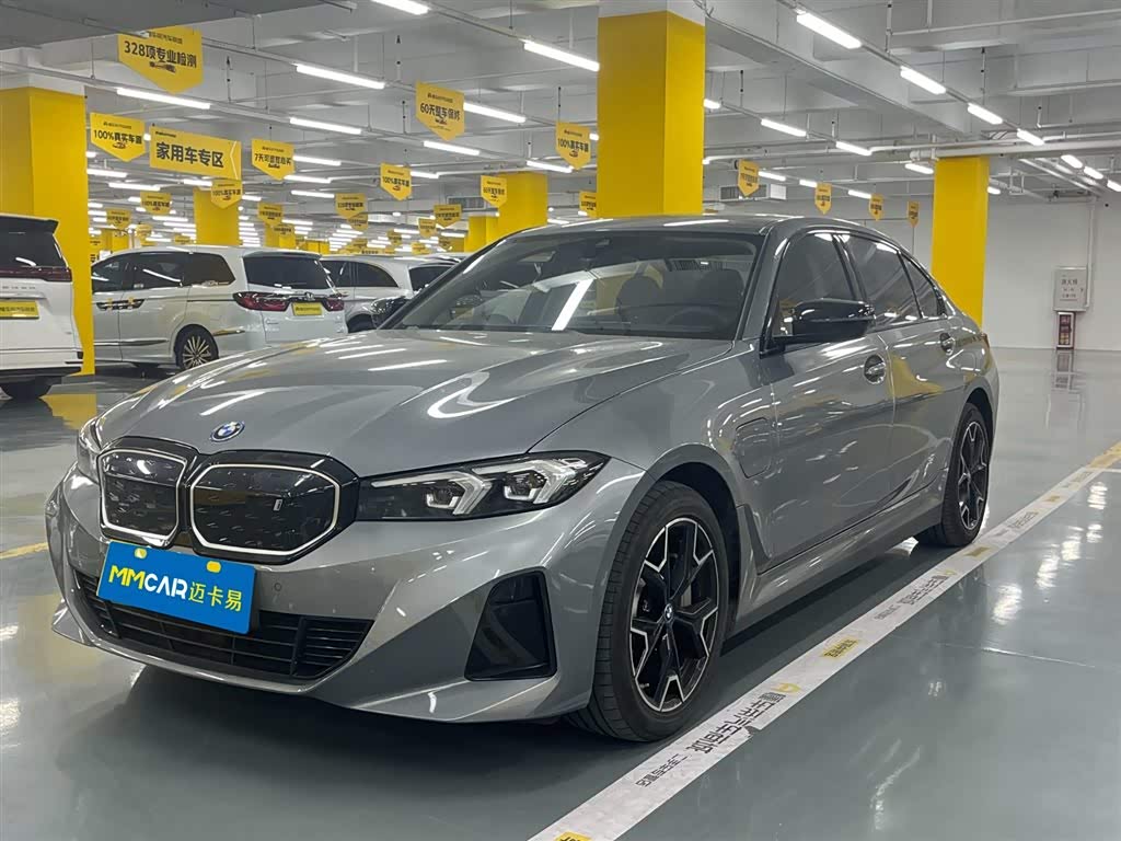 BMW i3 2023 car image 