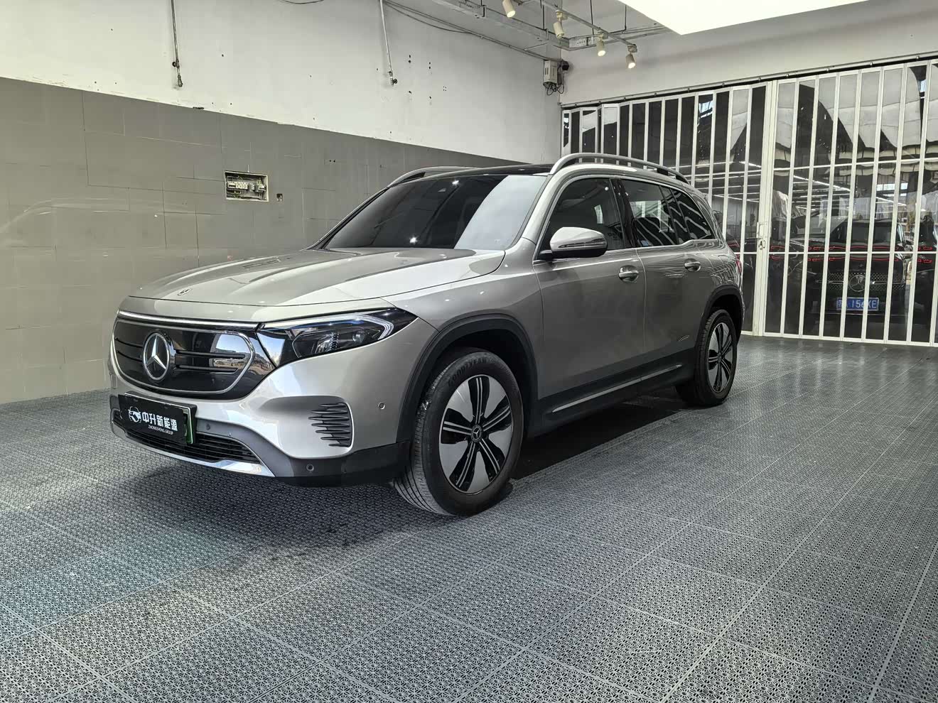 Mercedes-Benz EQB Class 2024 car image 