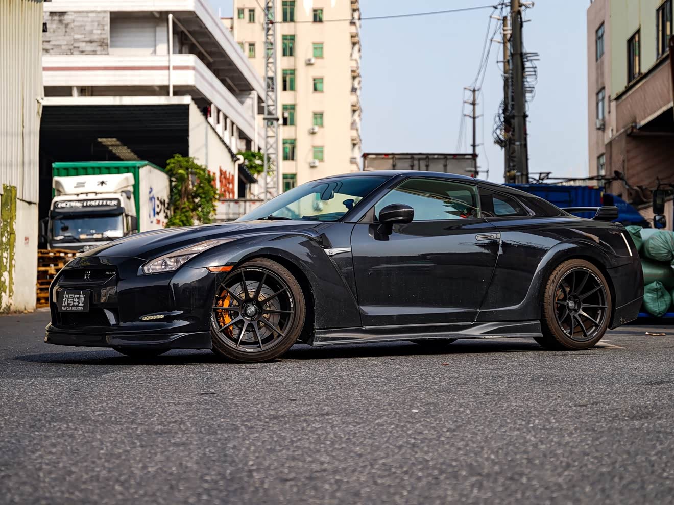 Nissan GT-R 2010 汽车图片 