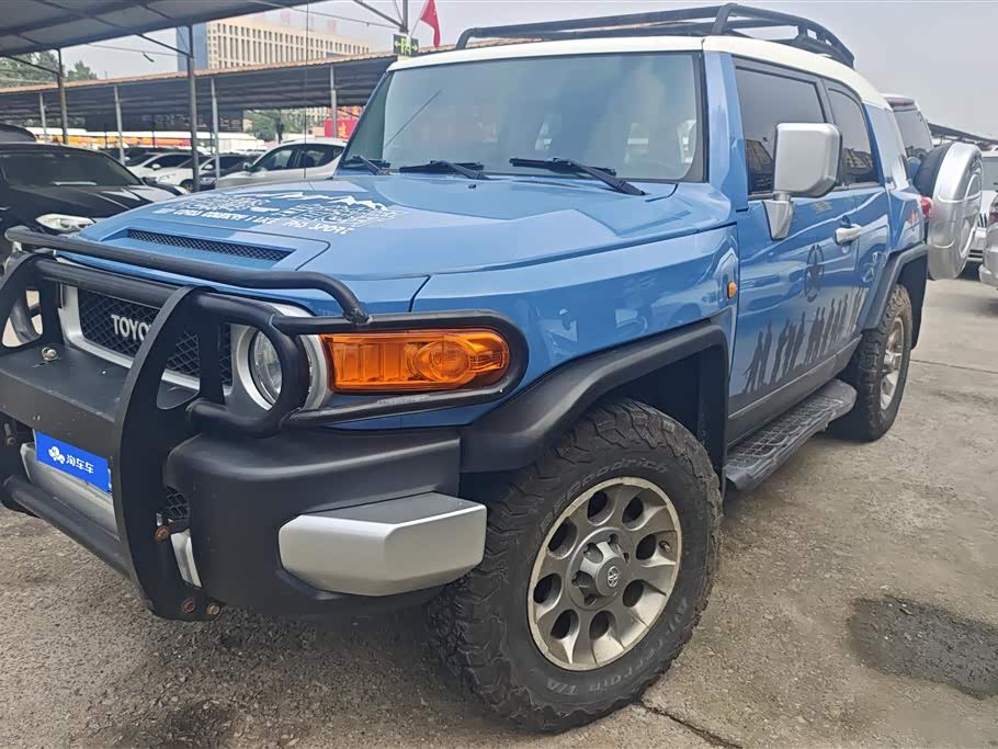 Toyota FJ Cruiser 2011 car image 