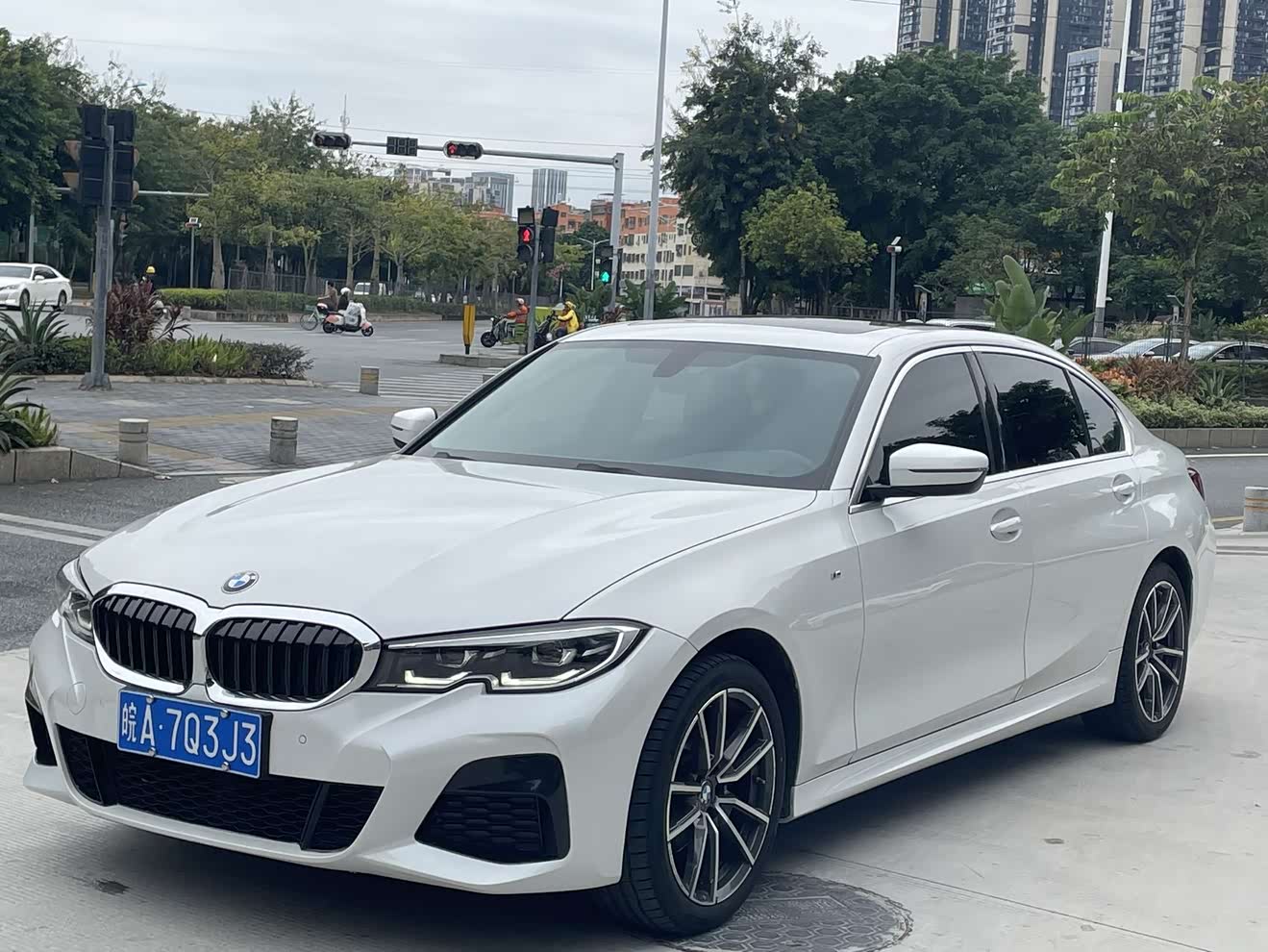 BMW 3 Series 2022 car image 