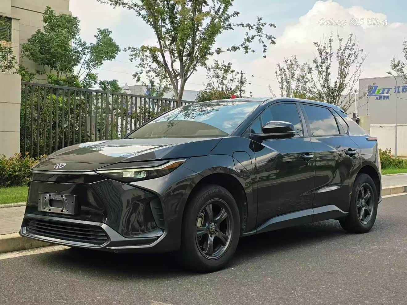 Toyota bZ4X 2023 汽车图片 