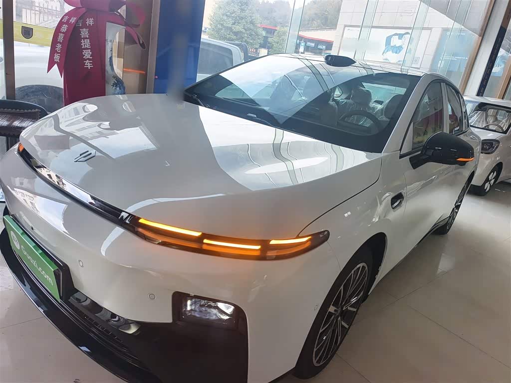 Leapmotor B01 2025 汽车图片 