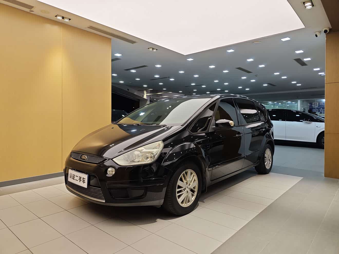 Ford S-MAX 2012 car image 