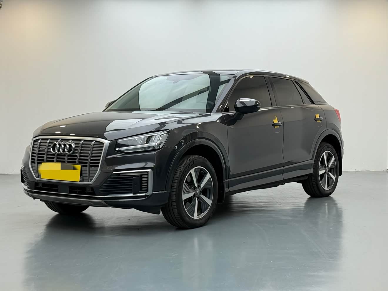 Audi Q2L e-tron 2020 汽车图片 