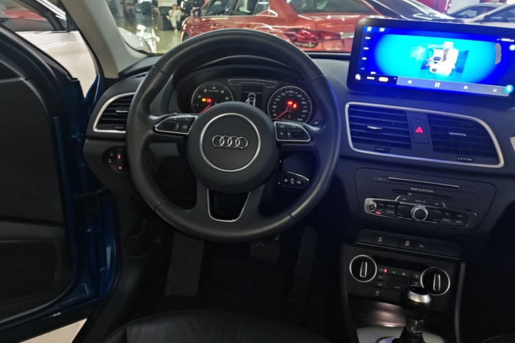 Audi Q3 2018 #11 Audi Q3 2018 car image #11