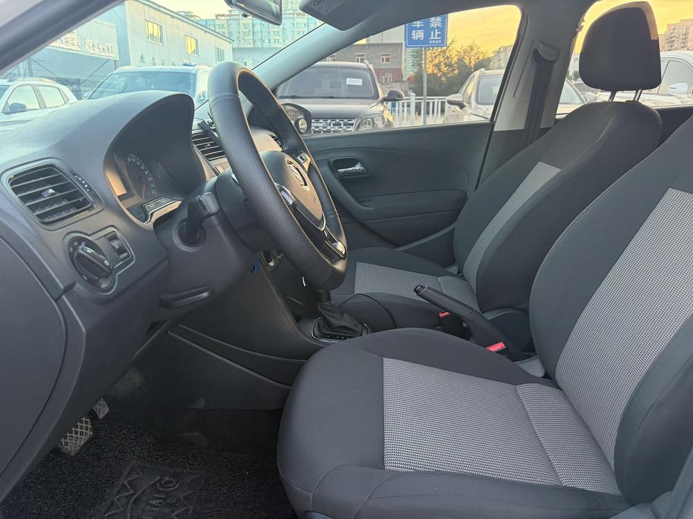 Volkswagen Polo 2018 car image #8