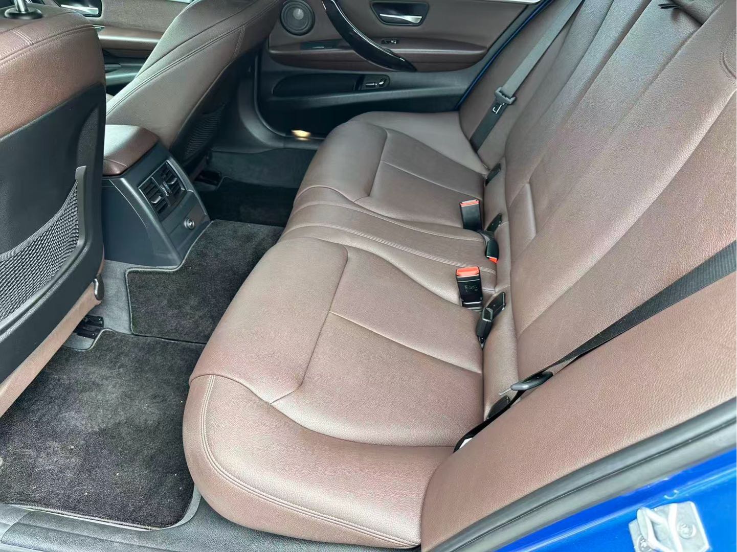 BMW 3 Series 2018 #6 BMW 3 Series 2018 car image #6