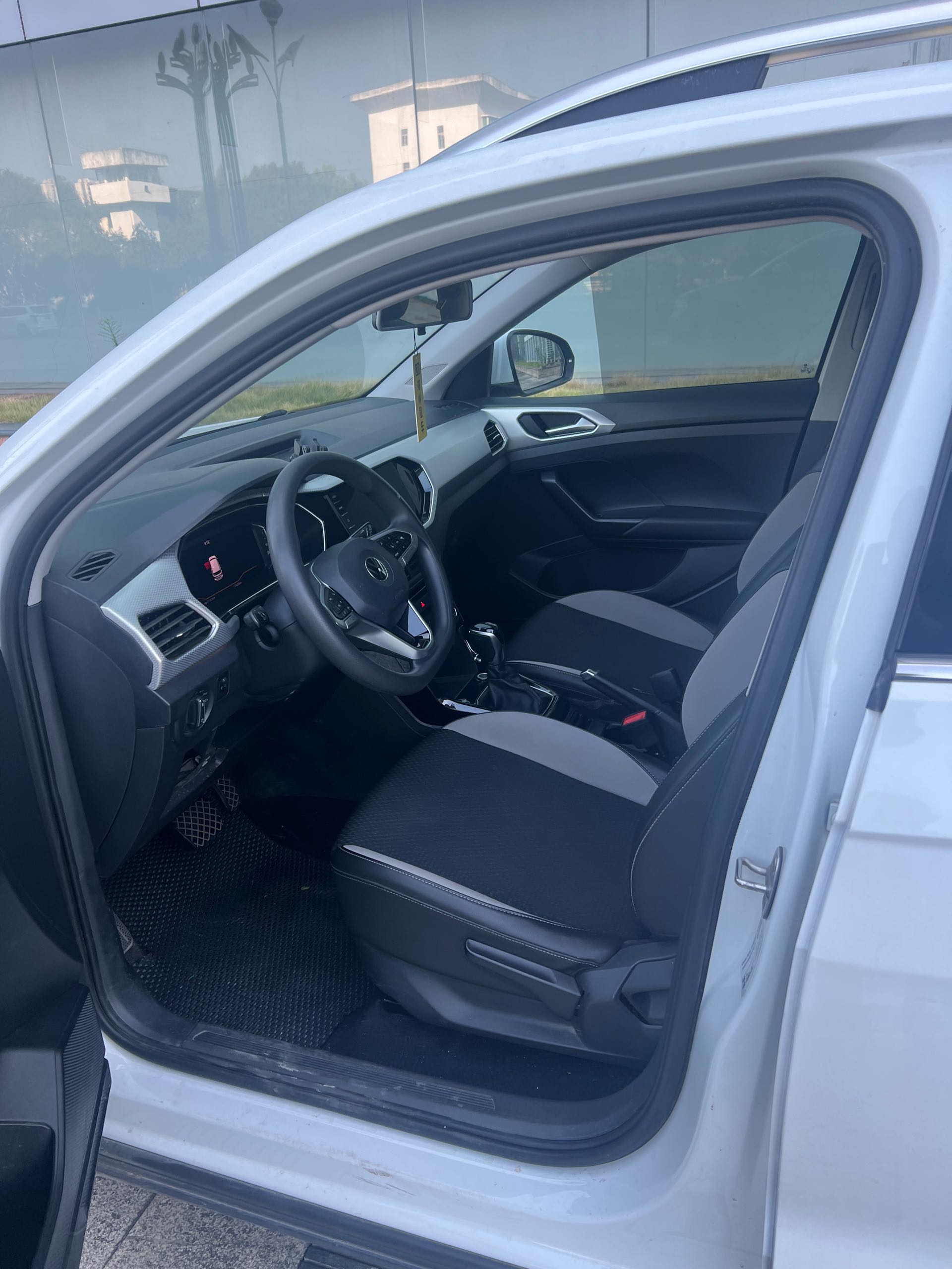 2023 #2 2023 immagine di auto #2