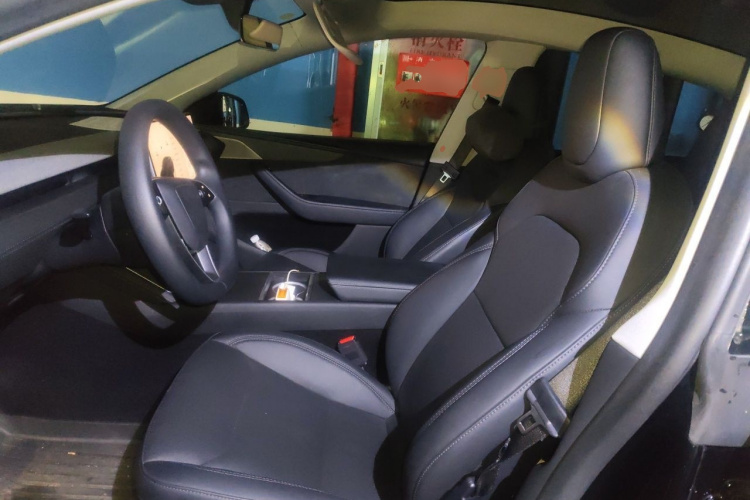 Tesla Model Y 2025 #15 Tesla Model Y 2025 car image #15